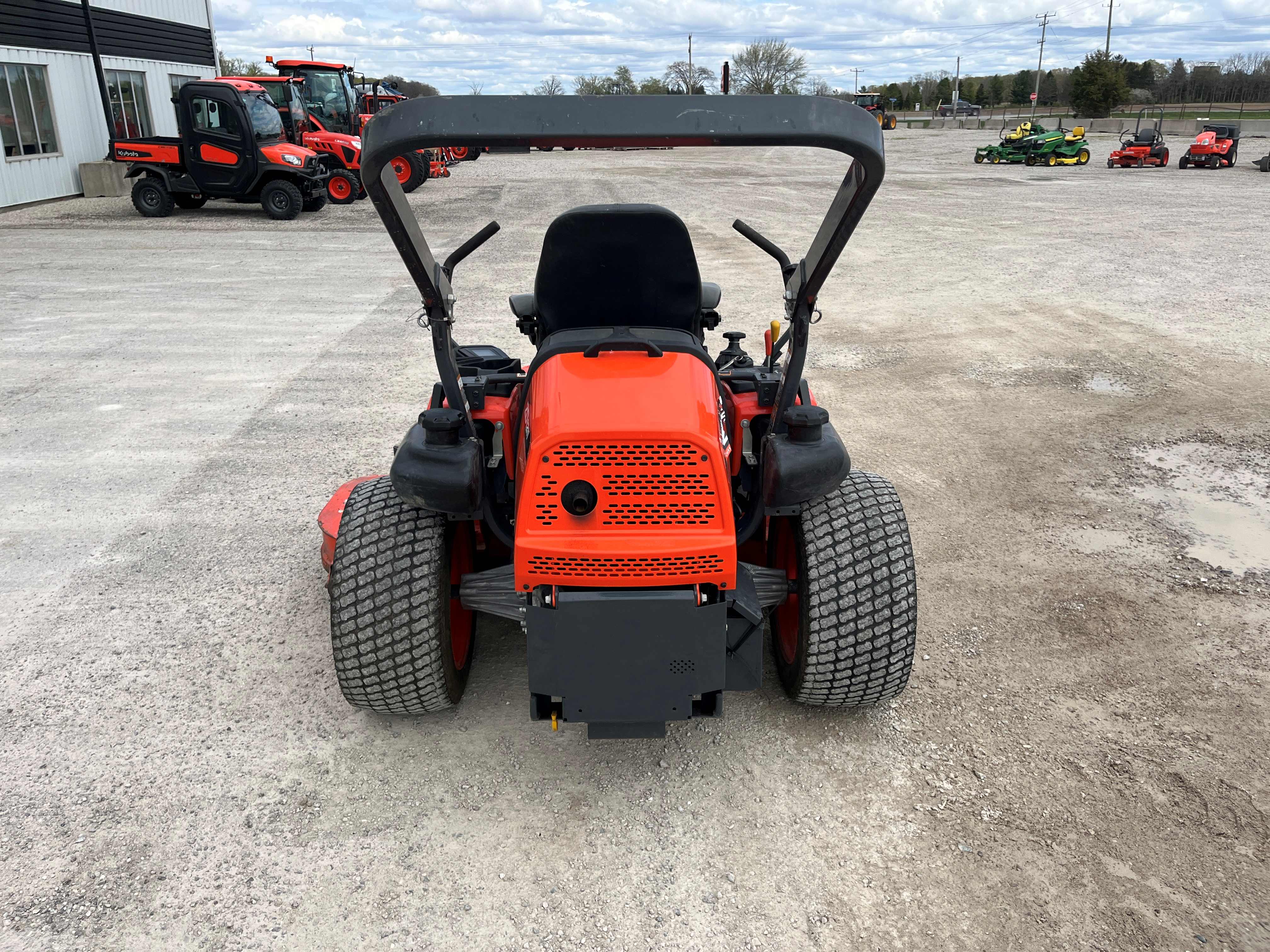 2021 Kubota ZD1211L-72 Mower/Zero Turn