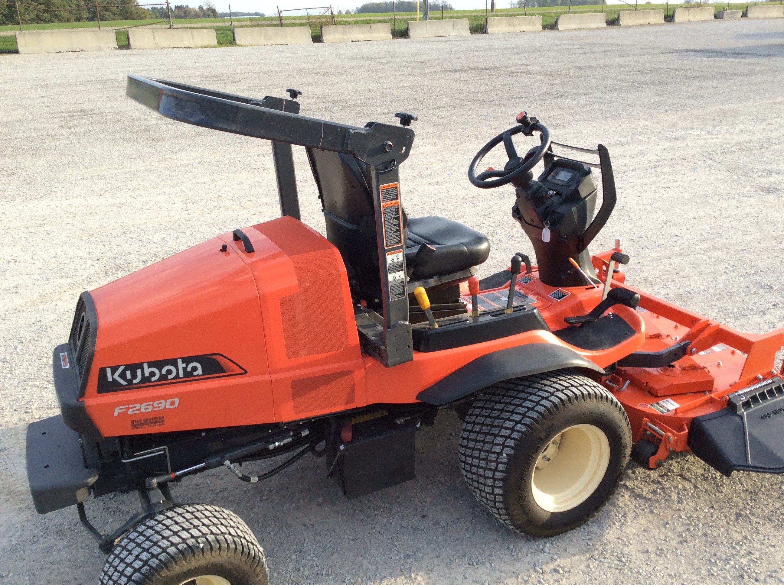 2022 Kubota F2690 Mower/Front Deck