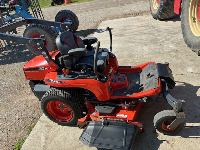 2022 Kubota ZD1011 Mower/Zero Turn
