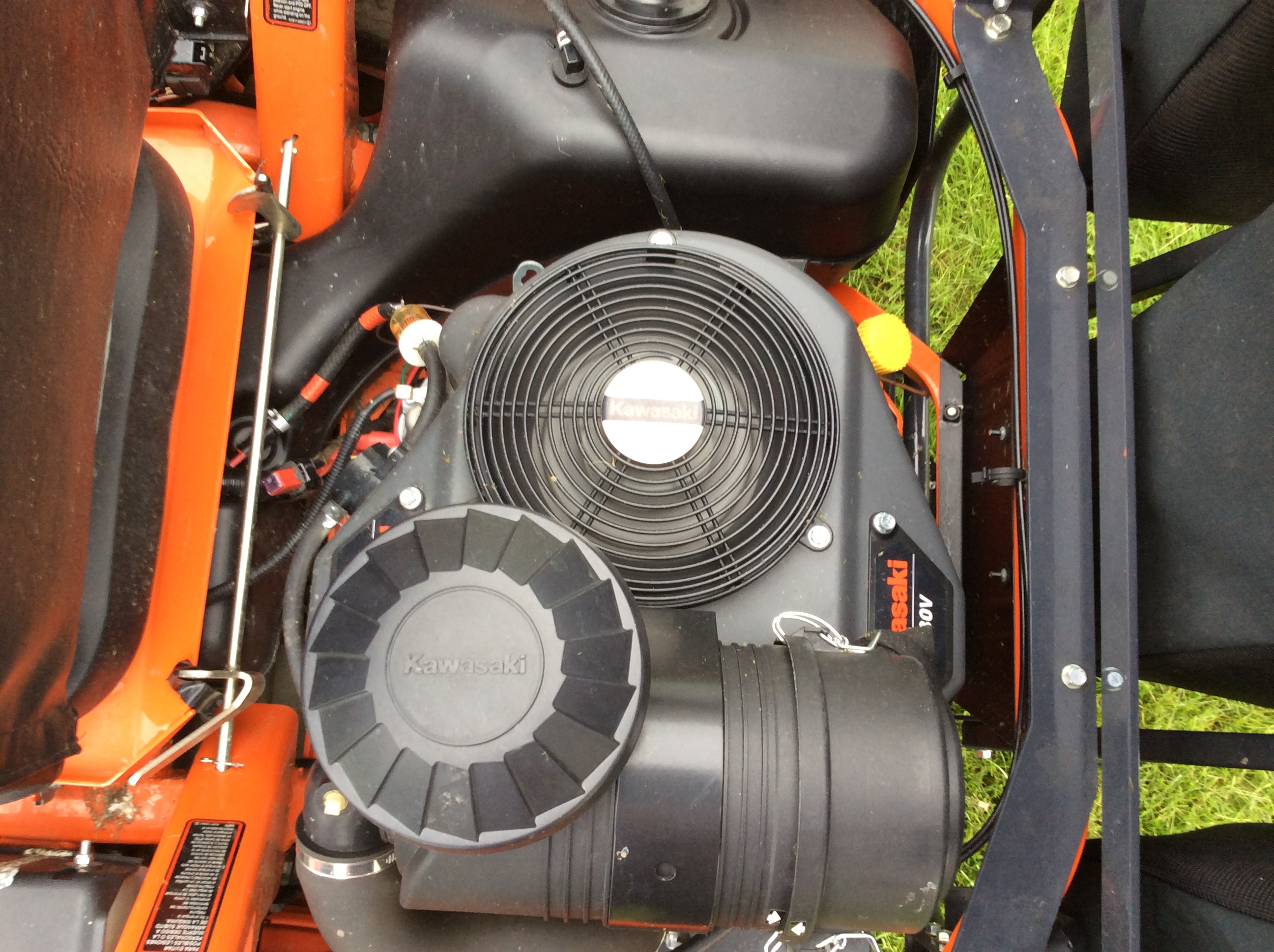 2019 Kubota Z724 Mower/Zero Turn
