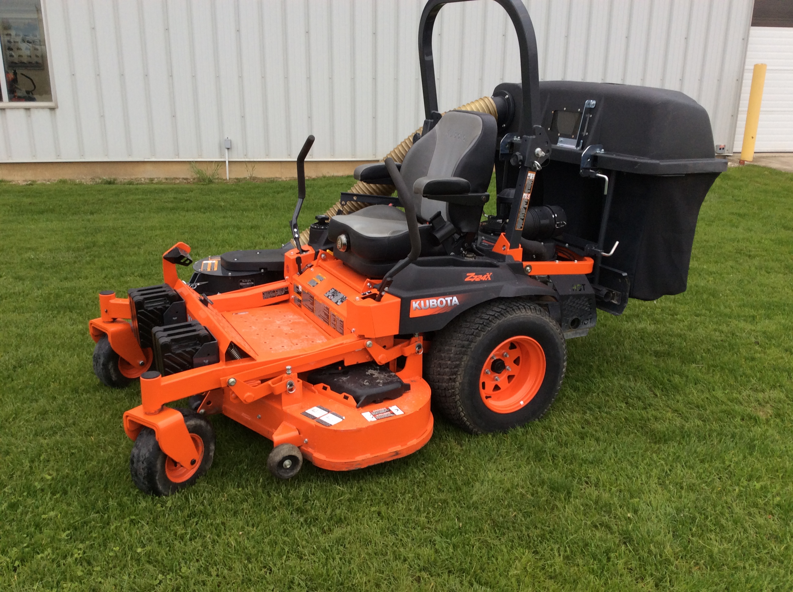 2019 Kubota Z724 Mower/Zero Turn