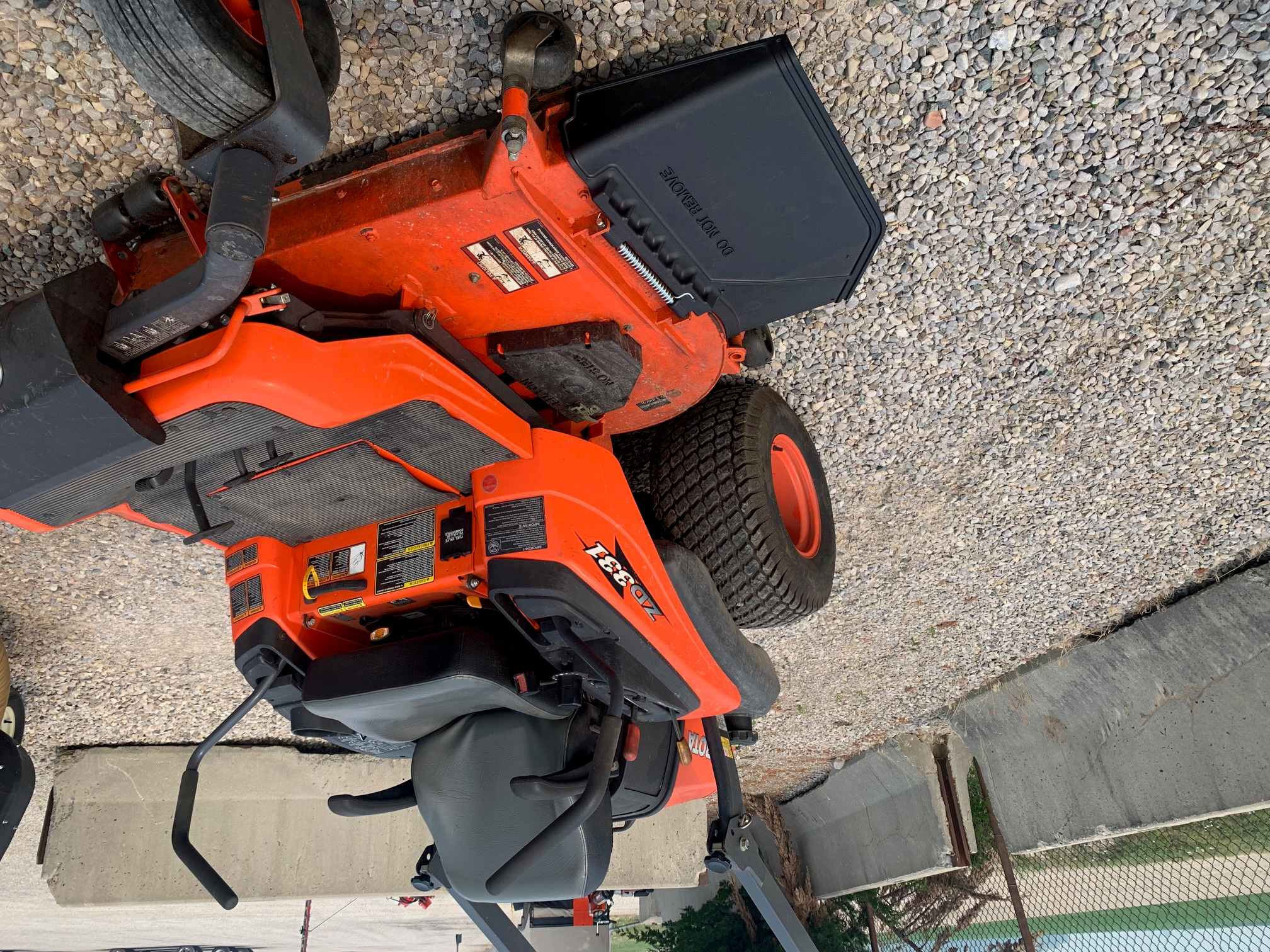 2014 Kubota ZD331 Mower/Zero Turn