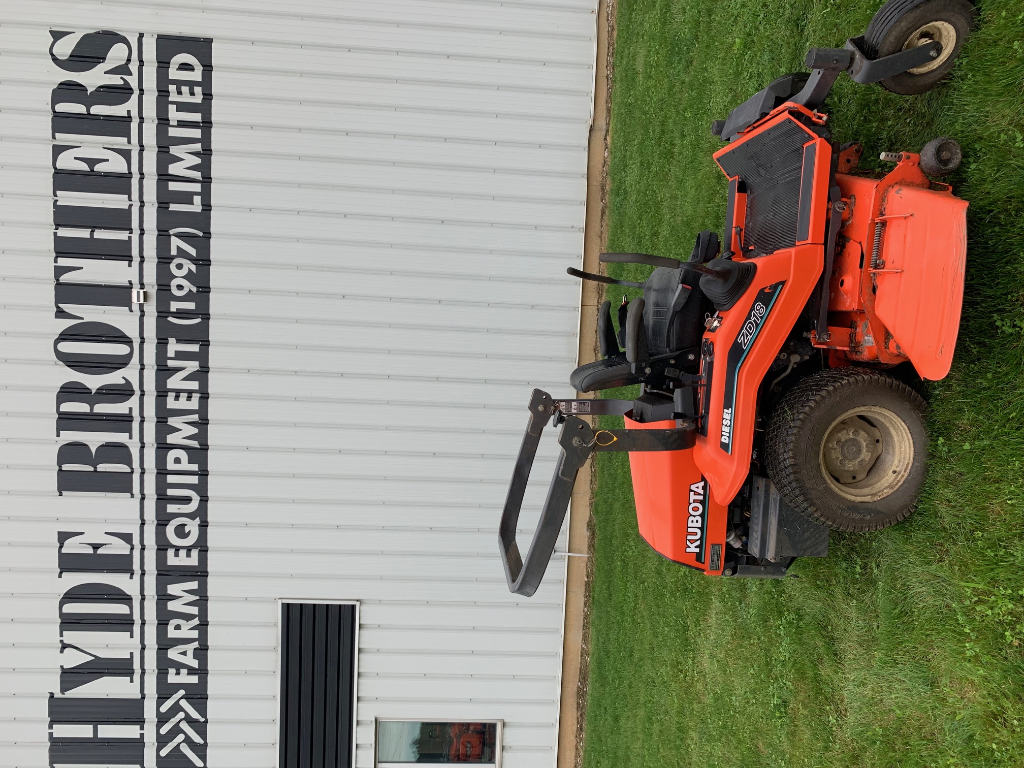 Kubota ZD18F Mower/Zero Turn