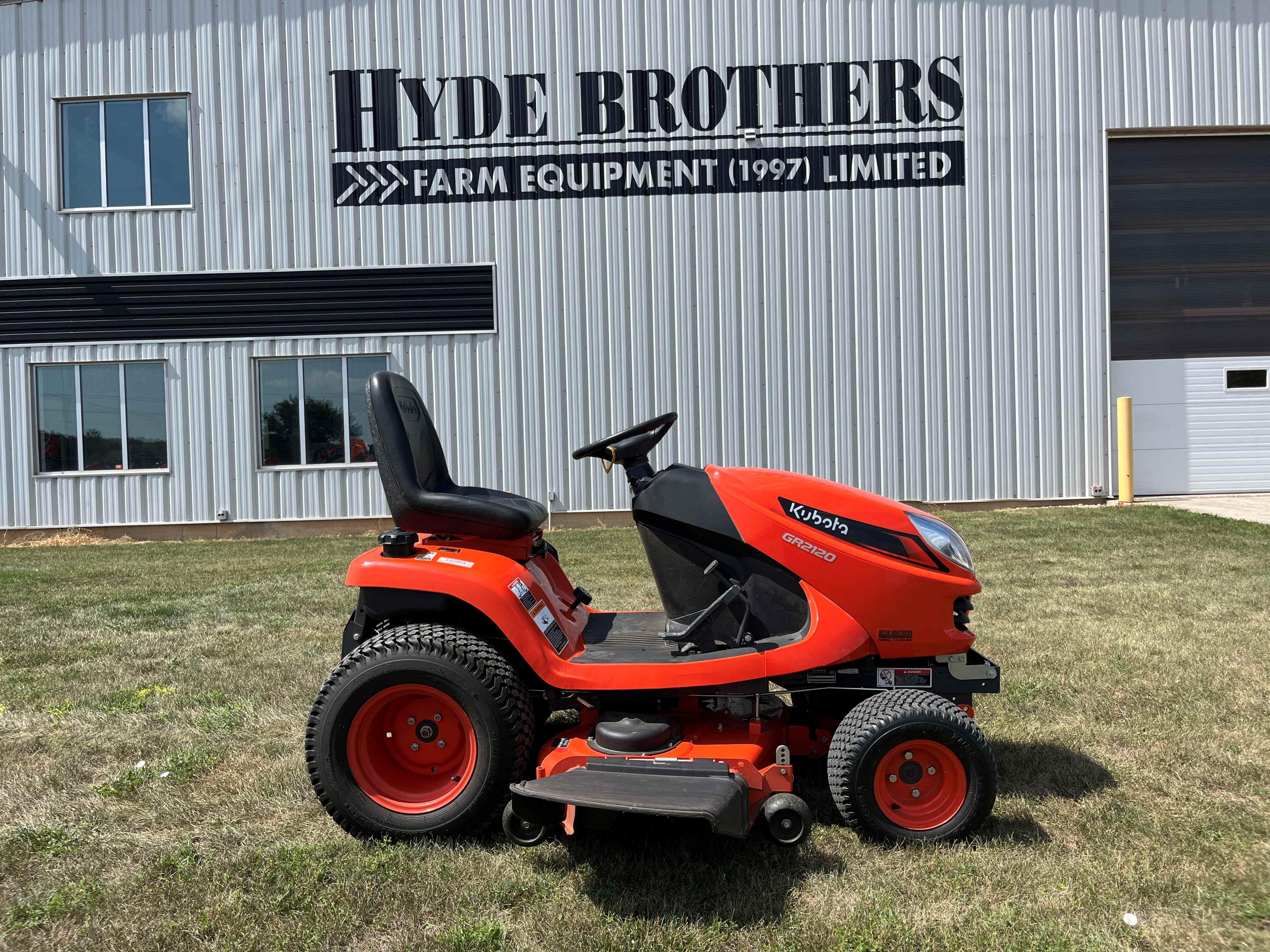 2021 Kubota GR2120 Garden Tractor