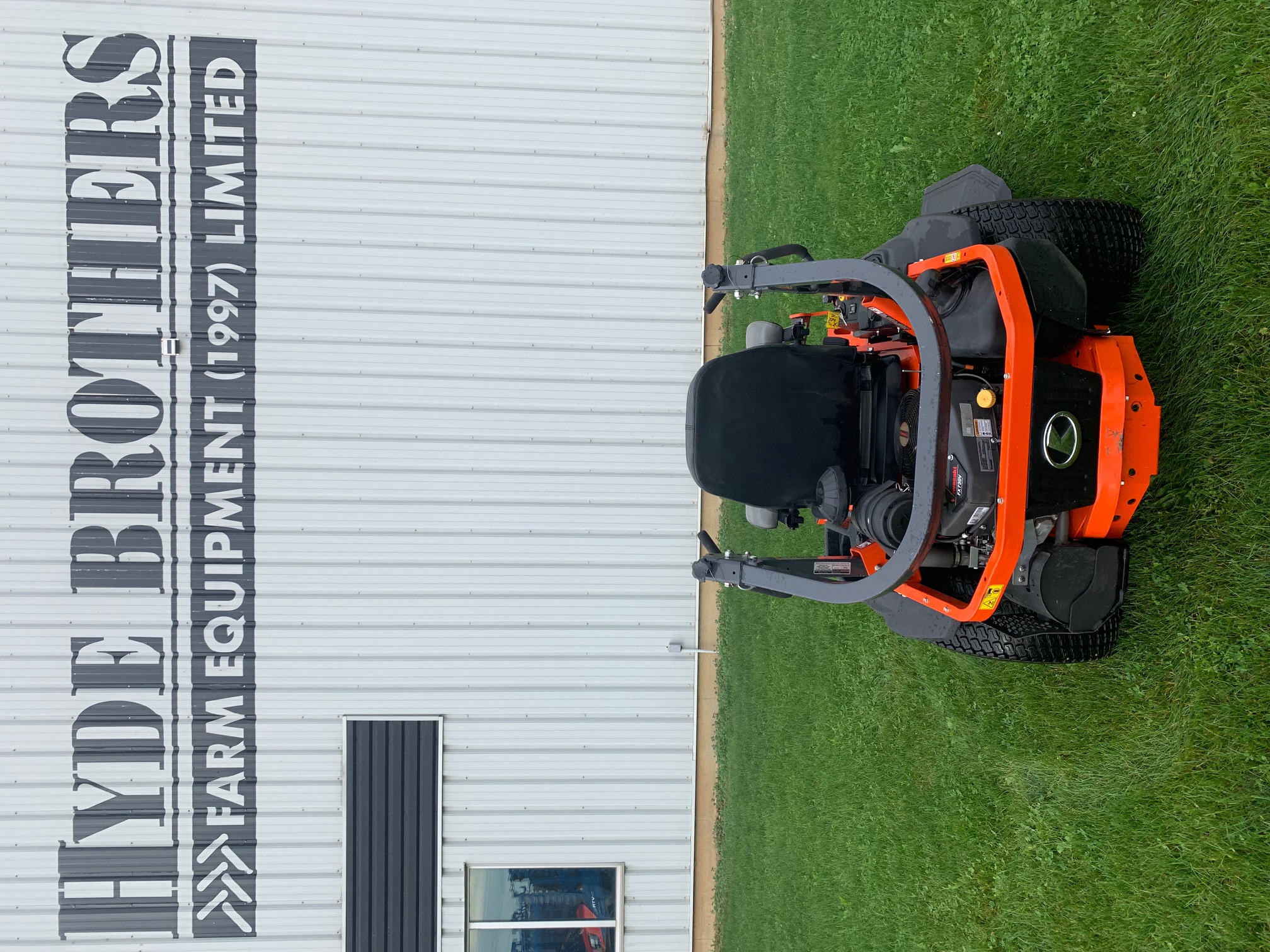 2022 Kubota Z724X Mower/Zero Turn