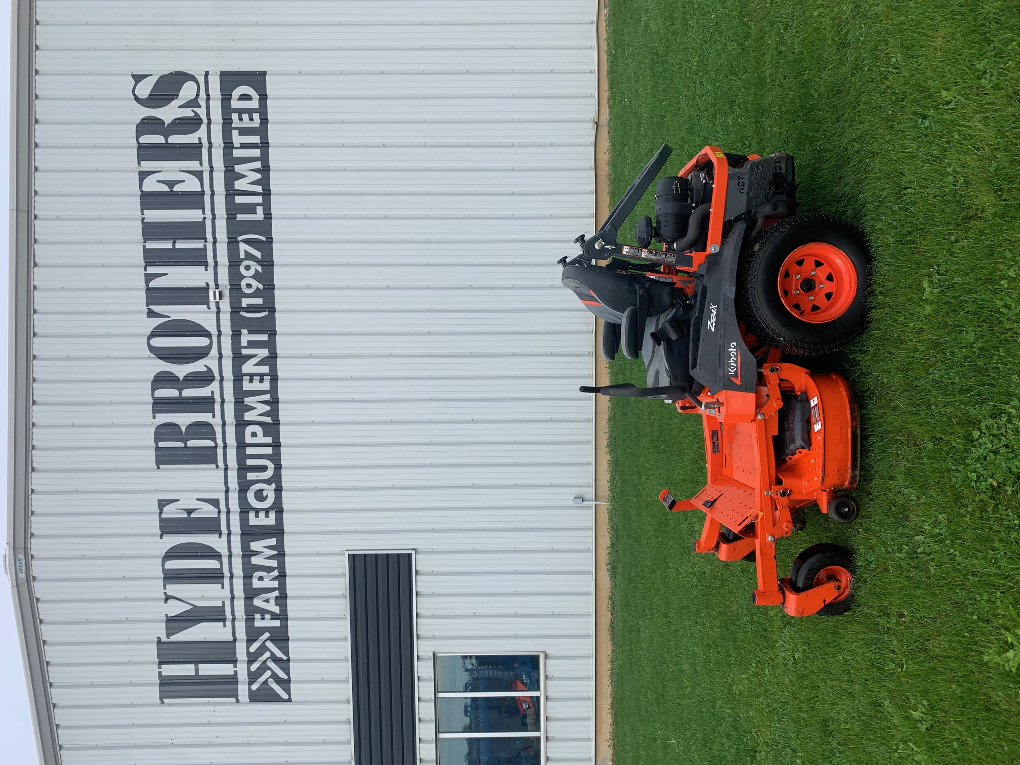 2022 Kubota Z724X Mower/Zero Turn