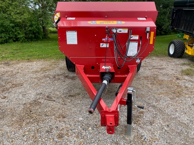 2022 Meyer SXR500T Manure Spreader