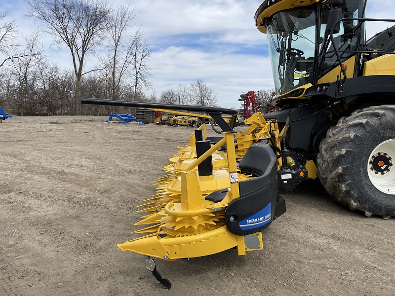 2023 New Holland 750B FI PLUS Header Forage