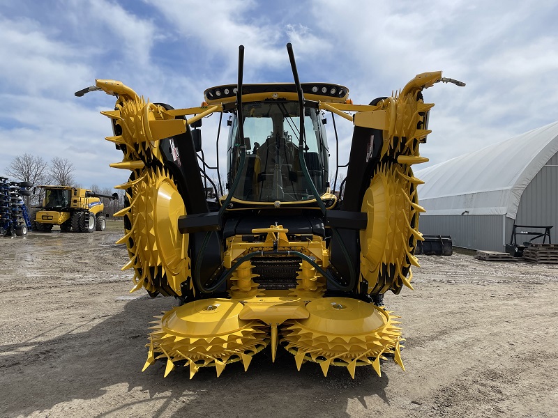 2023 New Holland 750B FI PLUS Header Forage