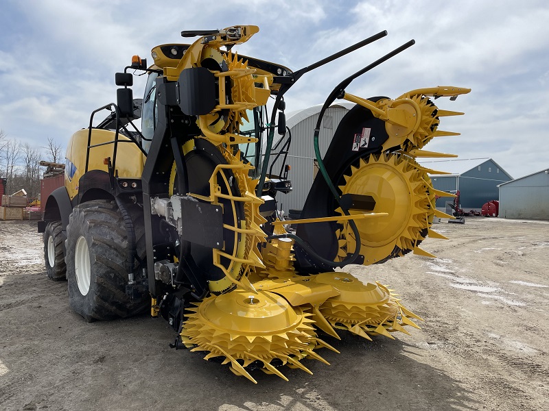 2023 New Holland 750B FI PLUS Header Forage