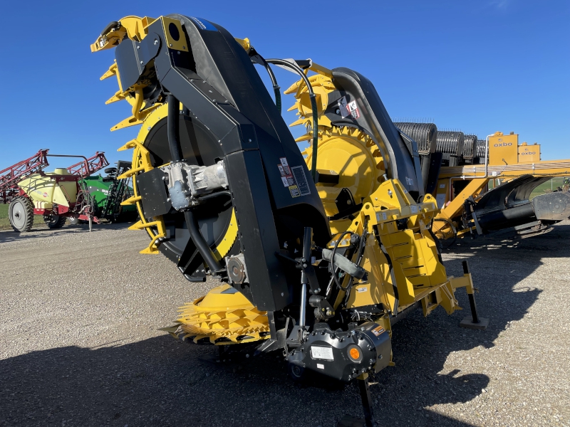 2023 New Holland 750B FI PLUS Header Forage