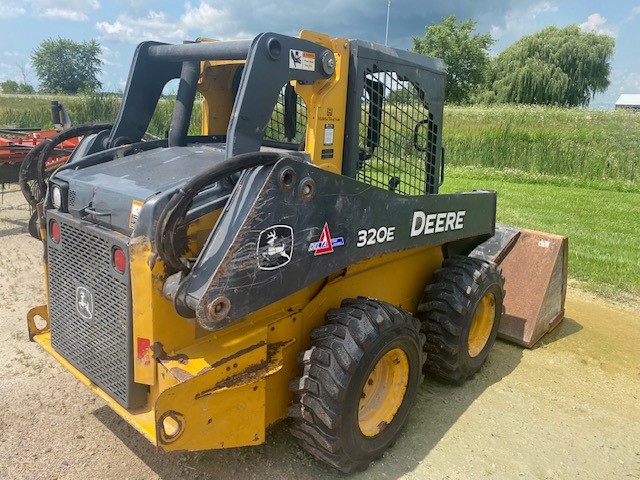 2015 John Deere 320E Skid Steer Loader