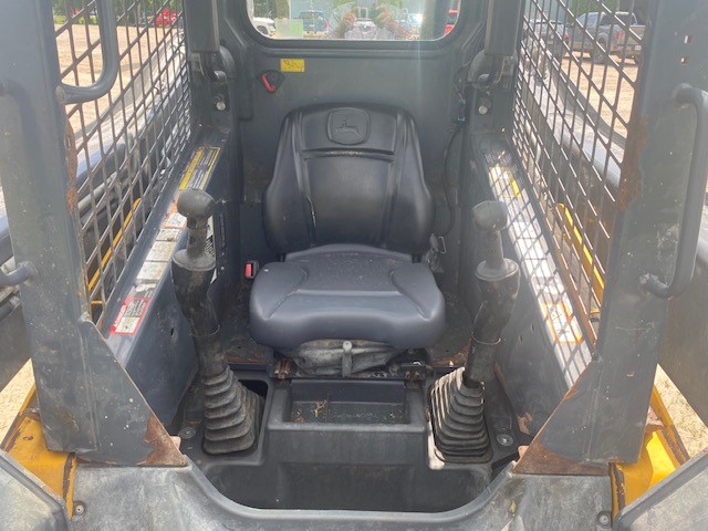 2015 John Deere 320E Skid Steer Loader