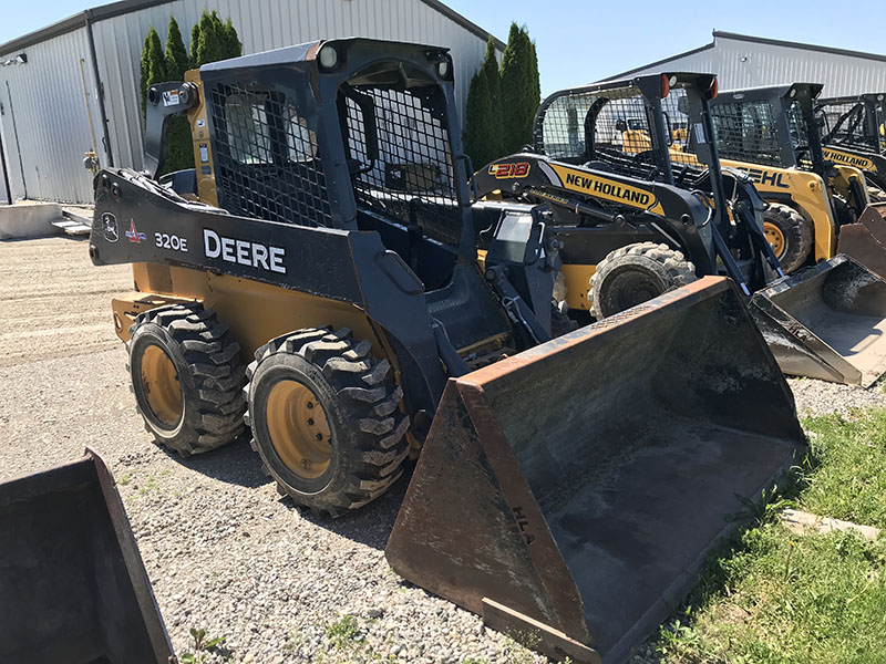 2015 John Deere 320E Skid Steer Loader