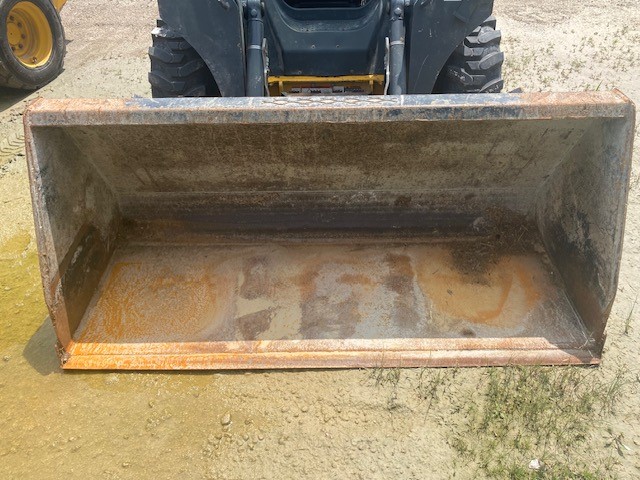 2015 John Deere 320E Skid Steer Loader