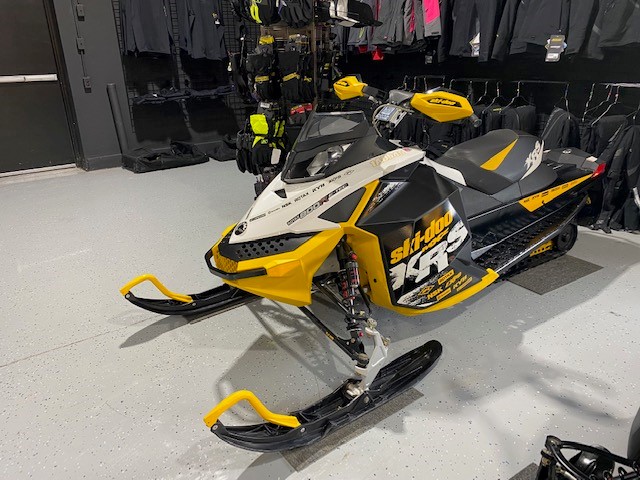 2011 Ski-Doo XRS 800 Snowmobile