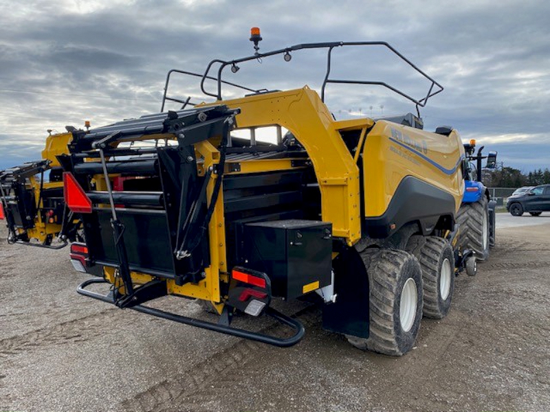 2024 New Holland BB340R HD Baler/Big Square