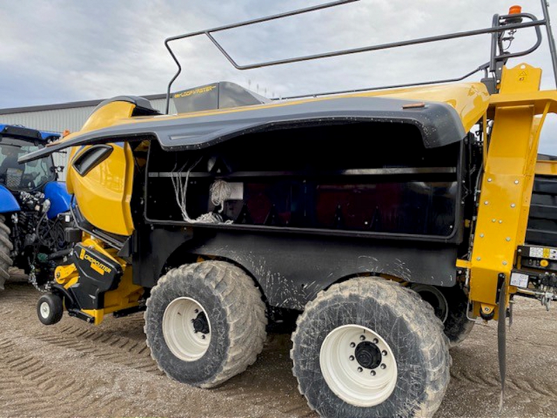 2024 New Holland BB340R HD Baler/Big Square