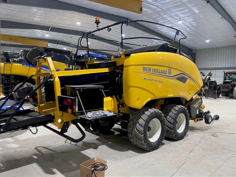 2024 New Holland BB330R PLUS Baler/Big Square