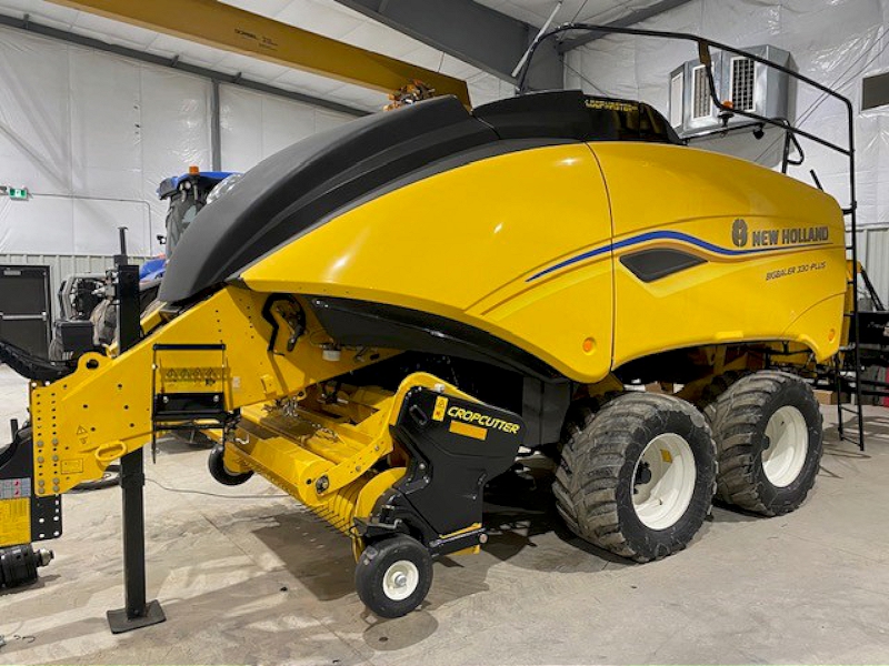 2024 New Holland BB330R PLUS Baler/Big Square