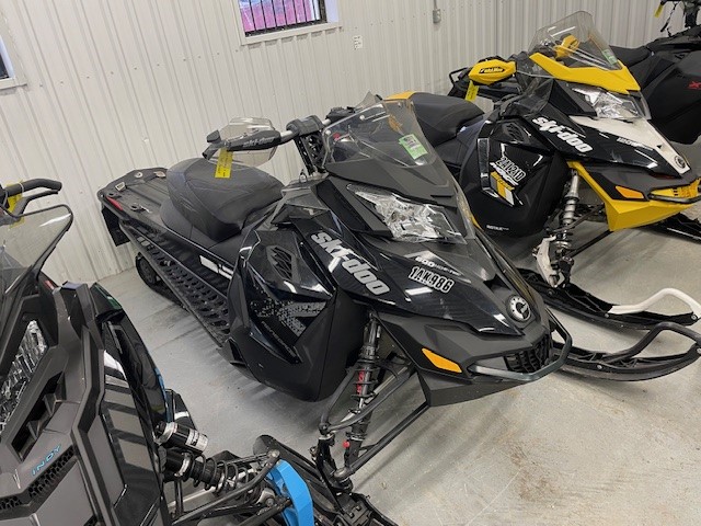 2016 Ski-Doo 600 X Snowmobile