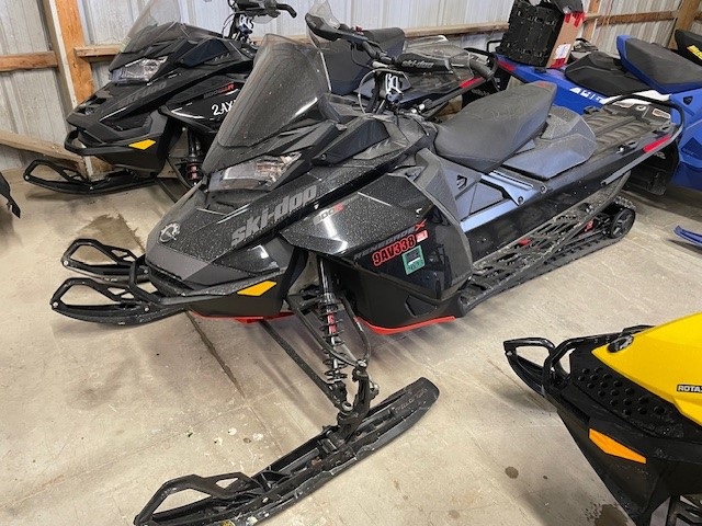 2022 Ski-Doo 600 X Snowmobile