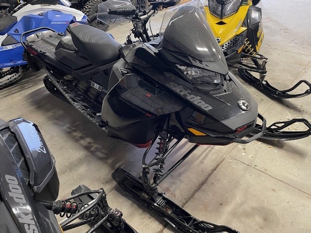 2022 Ski-Doo 600 X Snowmobile