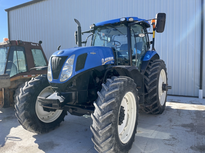 2014 New Holland T7.270 AC Tractor