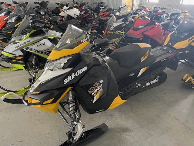 2016 Ski-Doo 800 Snowmobile