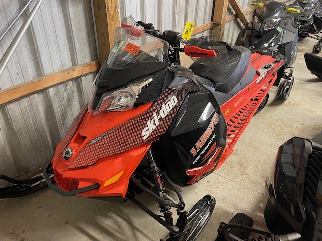 2015 Ski-Doo REN 800 X Snowmobile