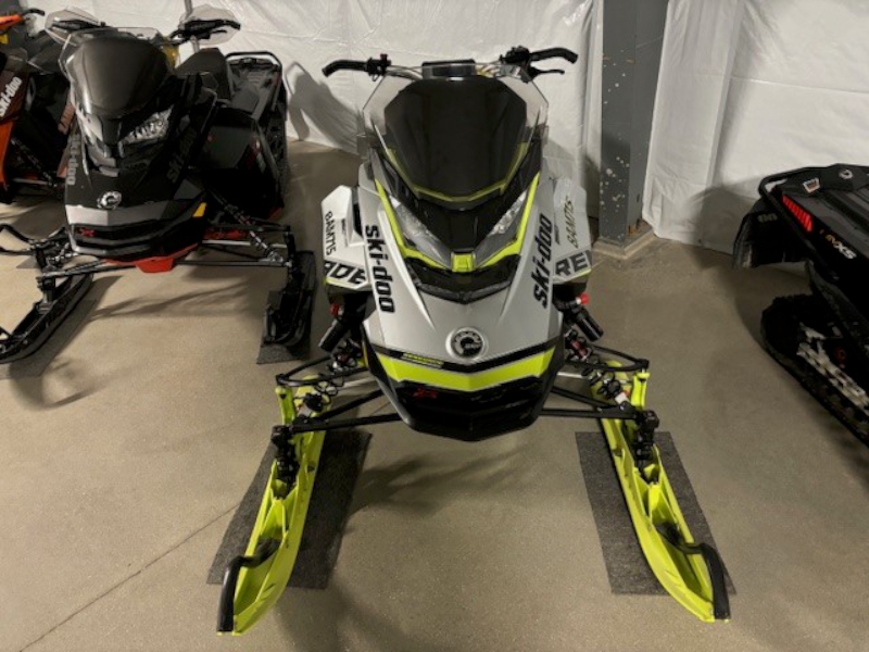 2018 Ski-Doo REN 850 XRS Snowmobile