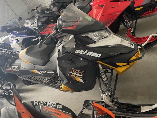 2016 Ski-Doo 800 Snowmobile