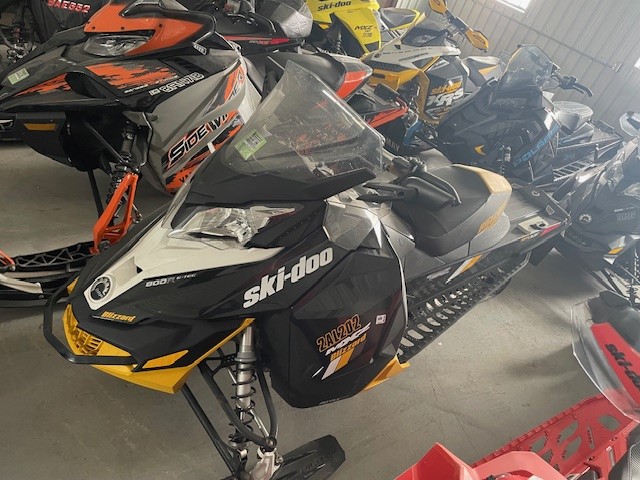 2016 Ski-Doo 800 Snowmobile