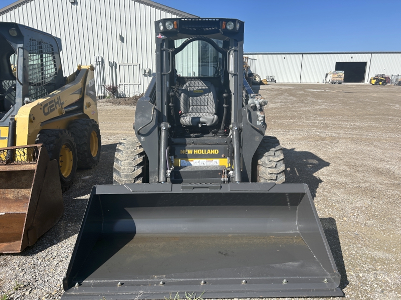 2021 New Holland L318 Skid Steer Loader