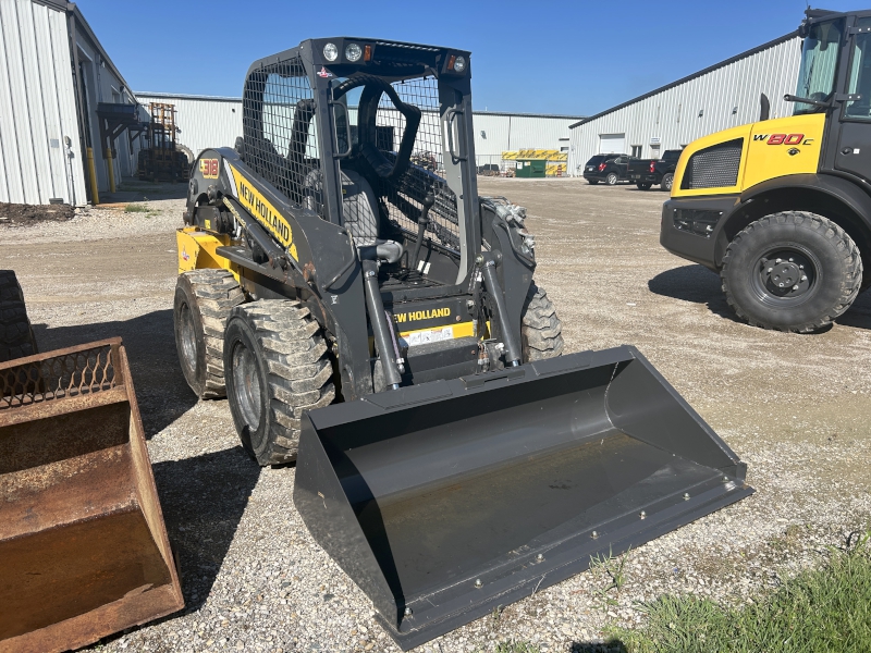 2021 New Holland L318 Skid Steer Loader