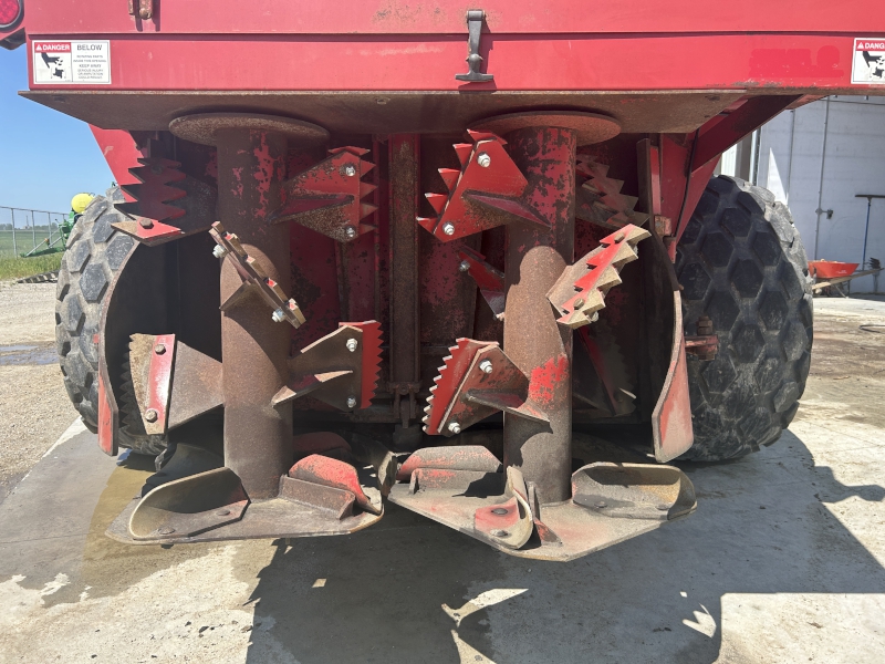 2012 Meyer 8865 Manure Spreader