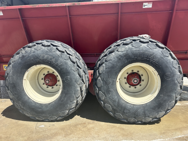 2012 Meyer 8865 Manure Spreader