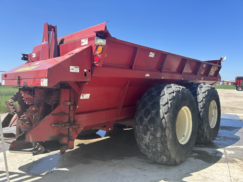 2012 Meyer 8865 Manure Spreader