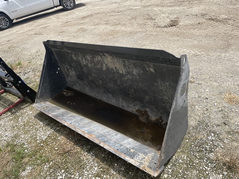 2023 New Holland 72" Bucket