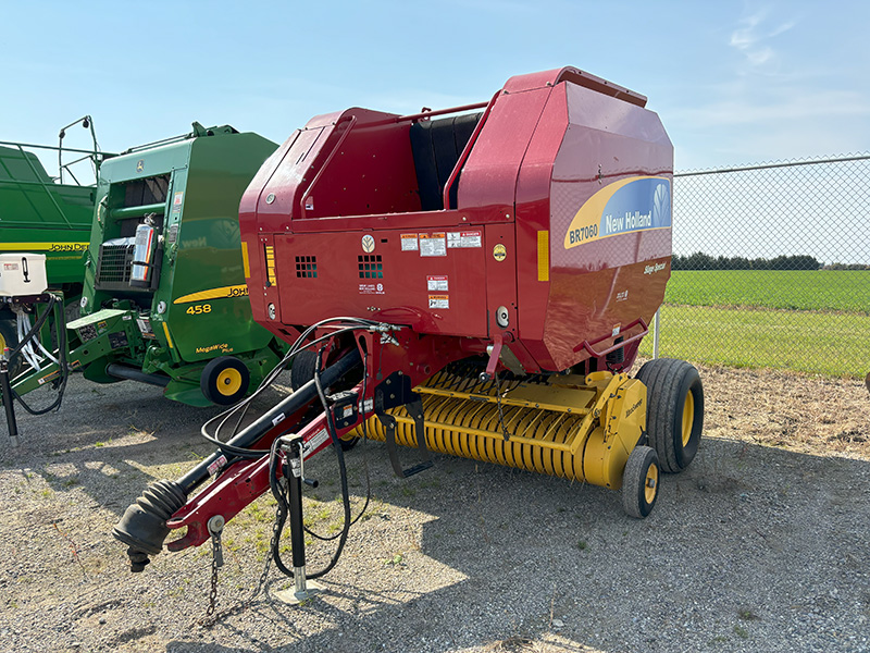 2010 New Holland BR7060 Baler/Round