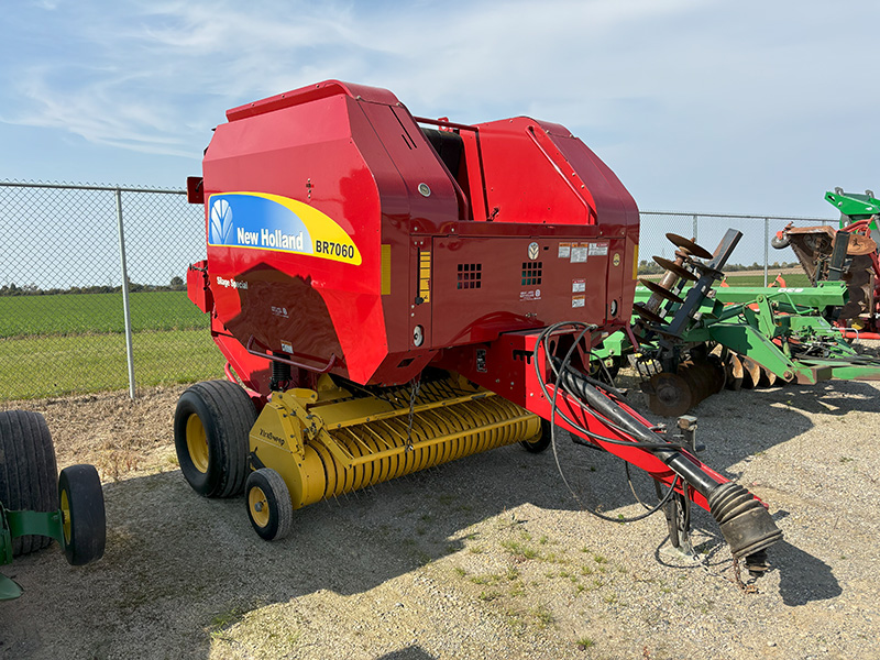 2010 New Holland BR7060 Baler/Round