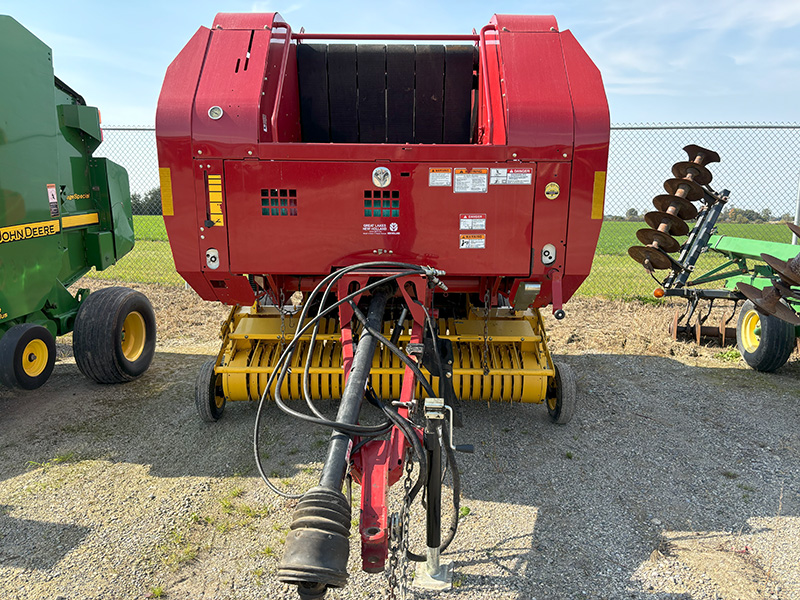 2010 New Holland BR7060 Baler/Round