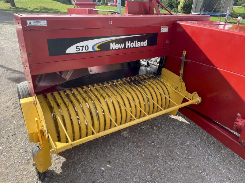 2005 New Holland 570 Baler/Square