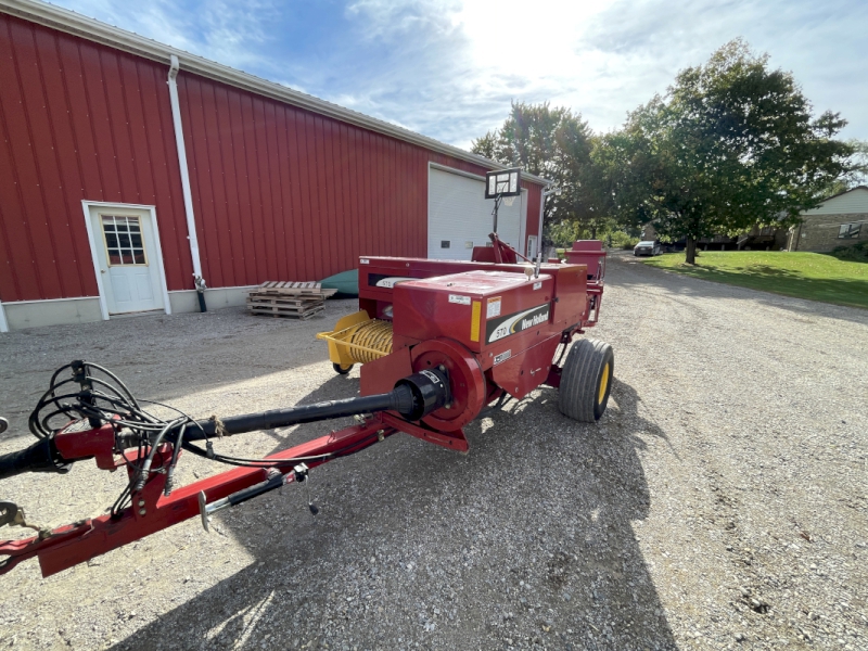 2005 New Holland 570 Baler/Square