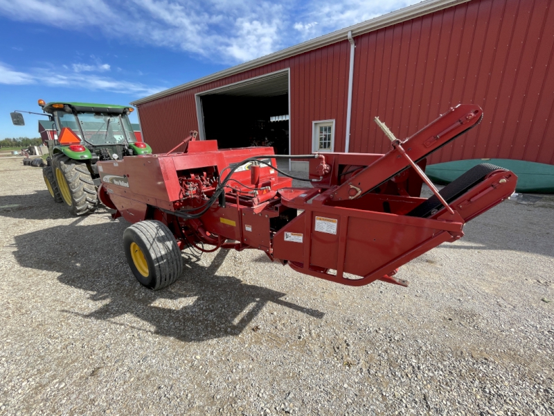 2005 New Holland 570 Baler/Square