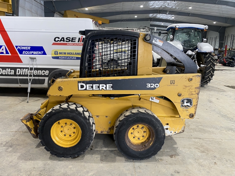 2009 John Deere 320 Skid Steer Loader