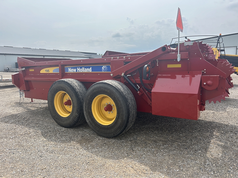 2025 New Holland 195HBS Manure Spreader