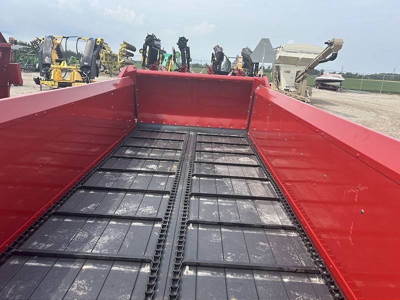 2025 New Holland 195HBS Manure Spreader