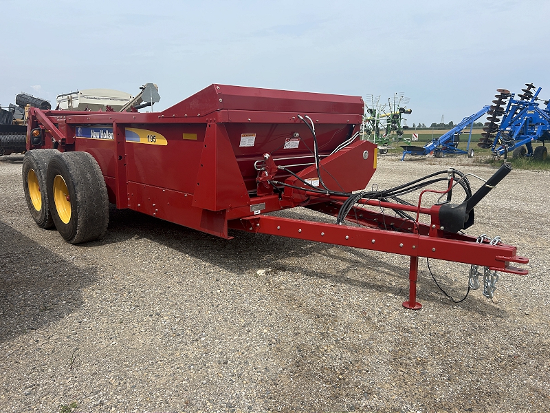 2025 New Holland 195HBS Manure Spreader