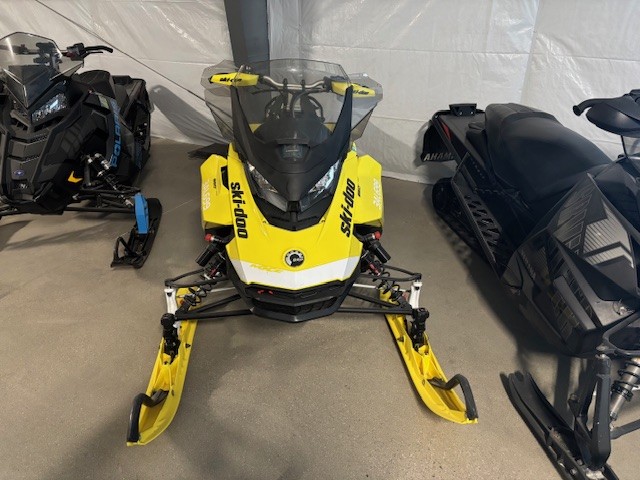 2017 Ski-Doo MXZ 850 X Snowmobile